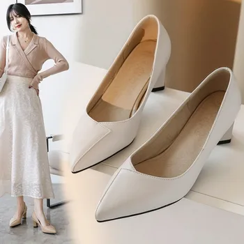 Весенне-осенние новые тонкие туфли в британском стиле с острым носком на толстом каблуке, модная женская обувь для вечеринок высотой 5,5 см, большие размеры 34-48